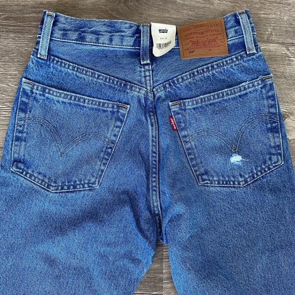 MSRP $118 NWT 24x32 High Rise Levi’s Original Fit 501 Jeans in Hits Different - Picture 8 of 14